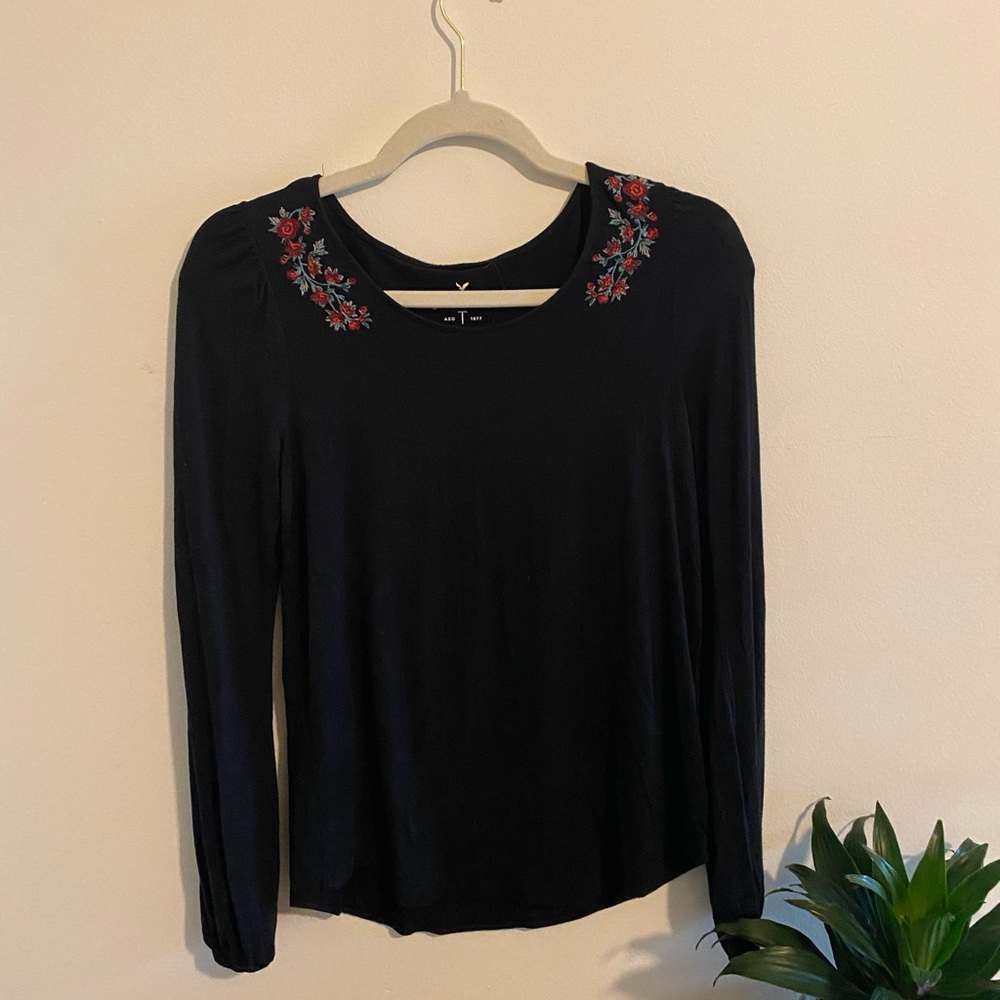 Soft and sexy embroidered flower top
